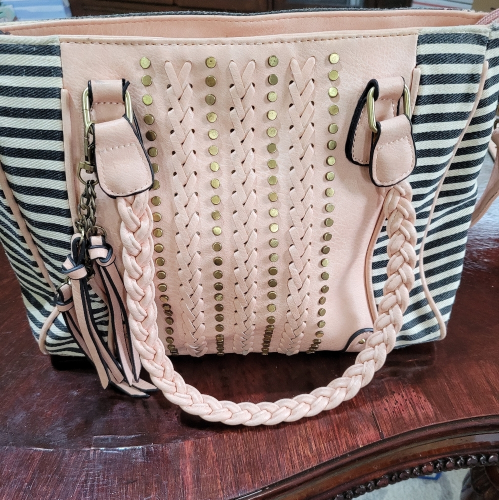 (3008) Kiss Me Couture.Purse, Bag, Pink with Black&White stripes Zipper closure,